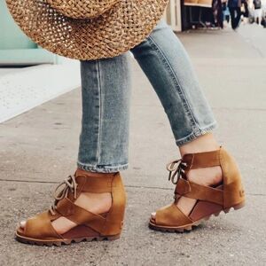 Sorel Joanie Lace Up Cognac Brown Leather Wedged Sandals sz 8 Boho Comfortable